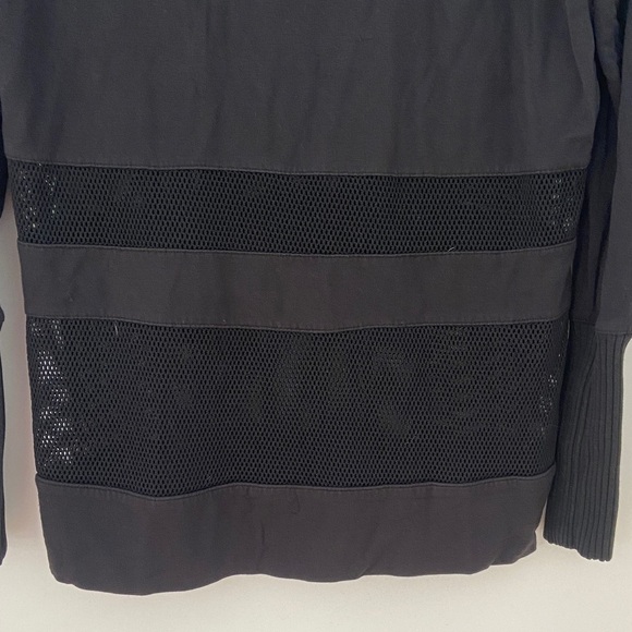 Alo Yoga Plank Long Sleeve Mesh Panel Top in black - Picture 8 of 10